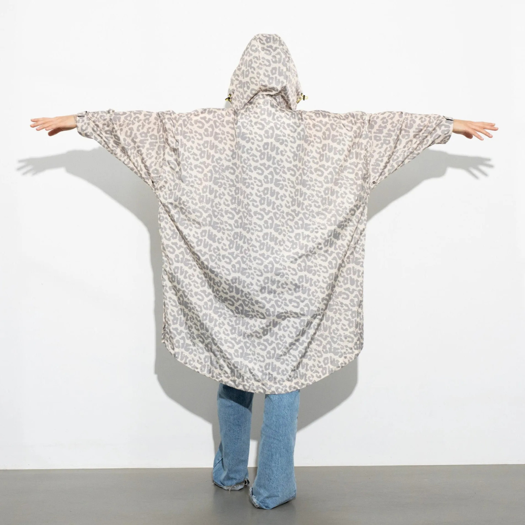 Veste longue à capuche et imperméable