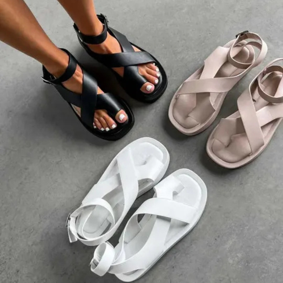 Sandales à lanières croisées