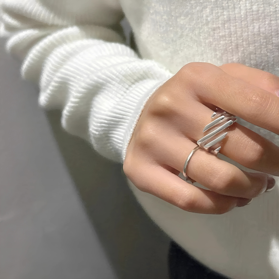 Bague Sculptée en Argent Ajustable – Design Ondulé Élégant