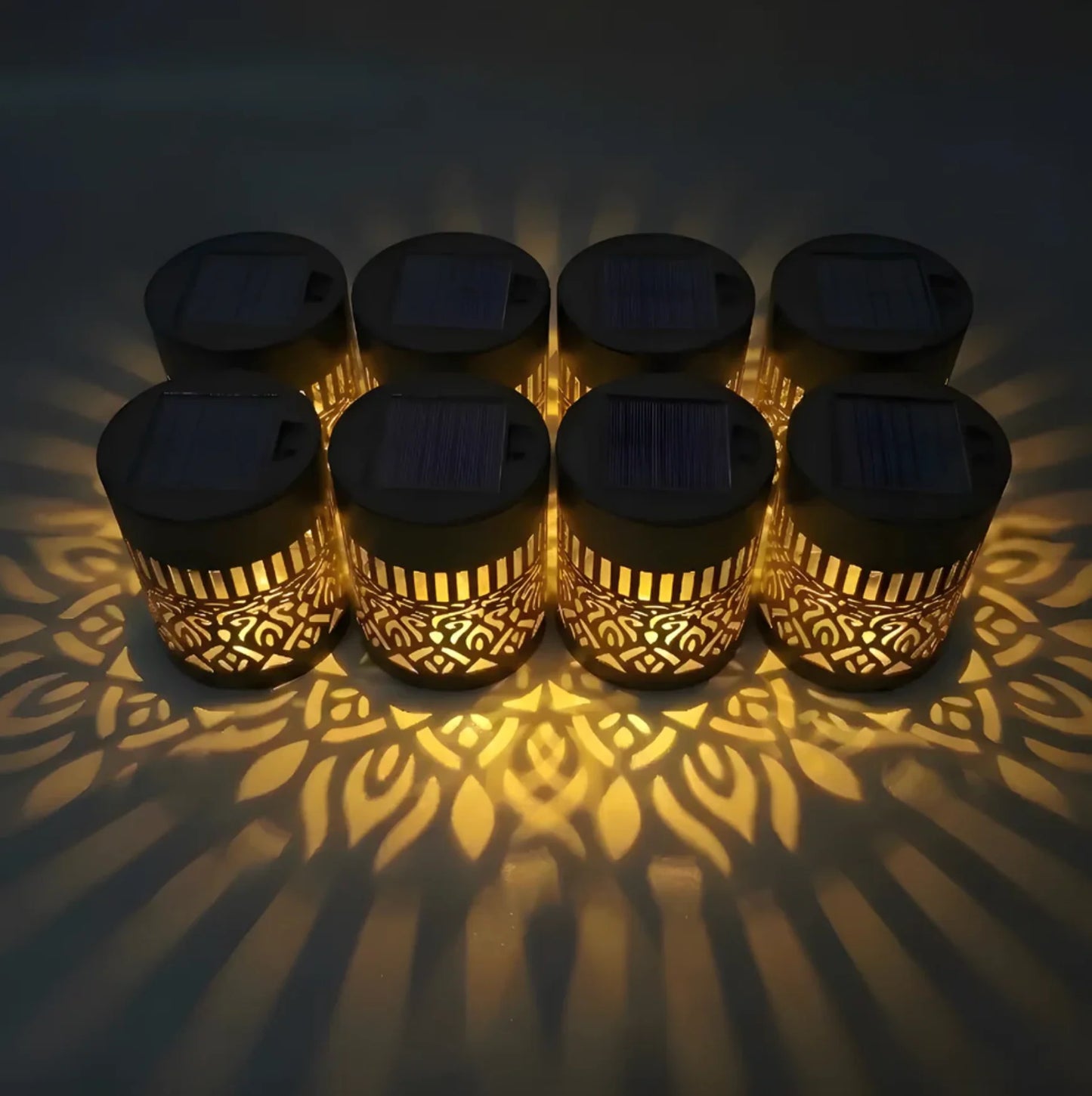 Dekorative Solarlampe für den Außenbereich mit eleganter Lichtprojektion