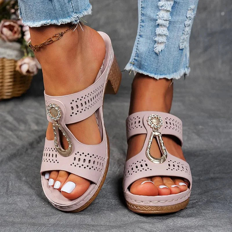 Bequeme orthopädische Sandalen für Damen