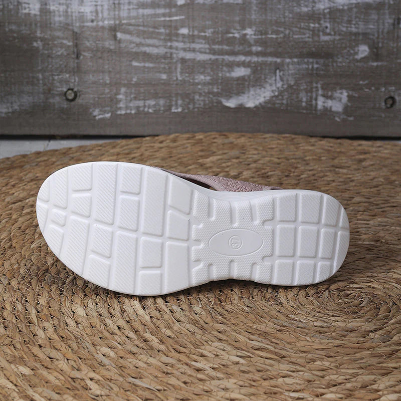 Bequeme Damen-Sandalen mit Keilabsatz aus atmungsaktivem Netzstoff