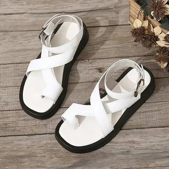 Sandales à brides croisées