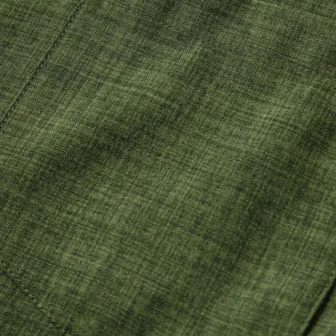 Set aus Leinenhemd mit Stehkragen und gerader Hose