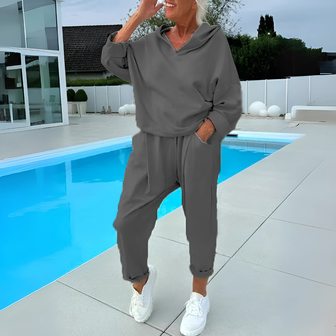 Zweiteiliges Damen Outfit mit Kapuze - Weich & Stilvoll