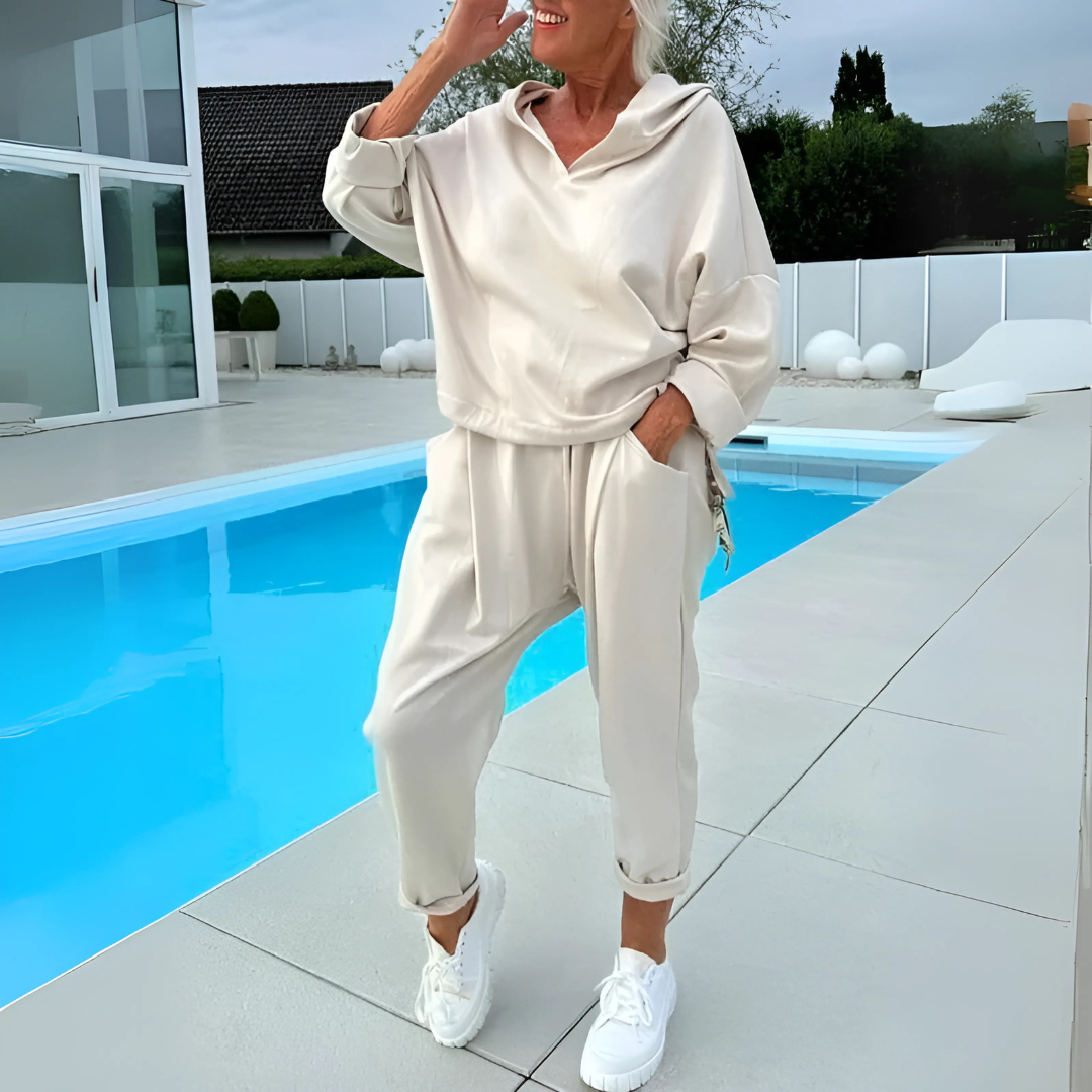 Zweiteiliges Damen Outfit mit Kapuze - Weich & Stilvoll