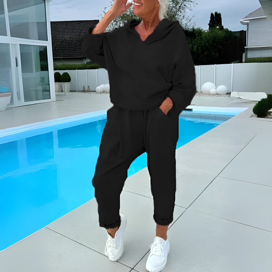 Zweiteiliges Damen Outfit mit Kapuze - Weich & Stilvoll