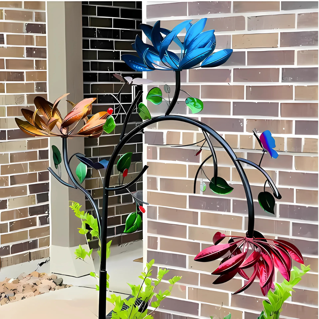 Farbenfrohes Windspiel mit Blumen für Garten und Balkon