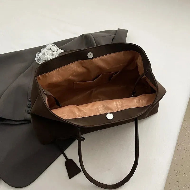 Elegante Maxi-Handtasche