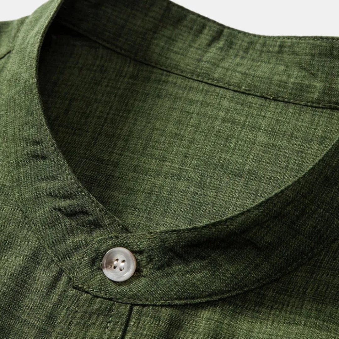 Set camicia a collo alto e pantaloni a gamba tesa in lino