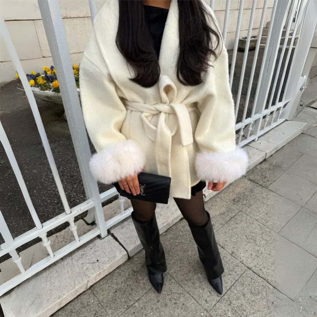 Cardigan con cintura in morbida maglia