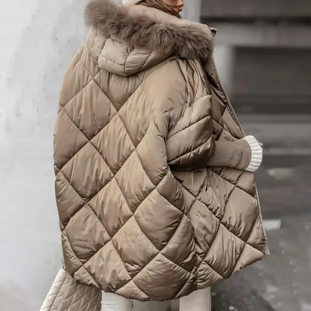 Mantello invernale da donna con cappuccino in pelle