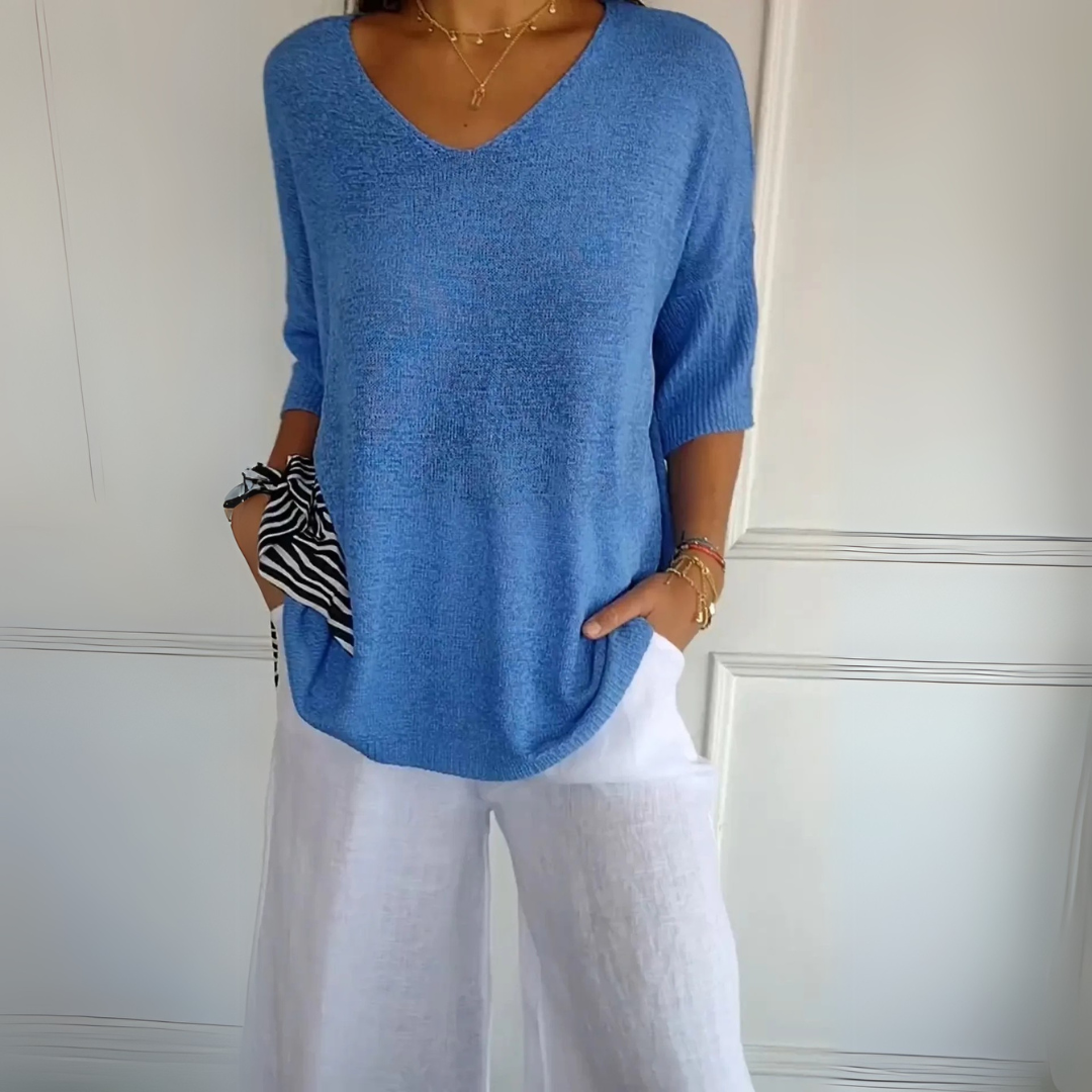 Leggero top con scollo a V in morbida maglia