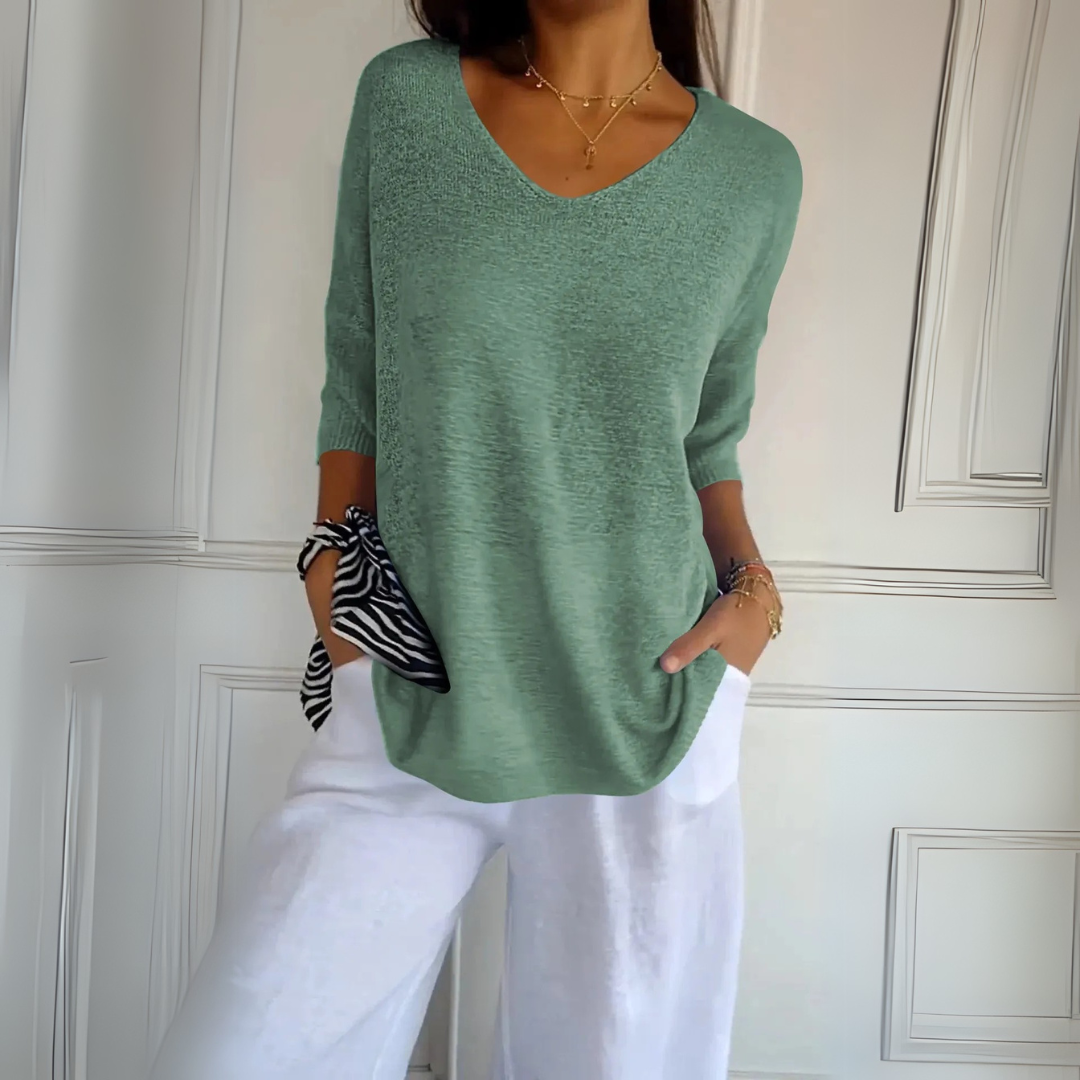 Leggero top con scollo a V in morbida maglia
