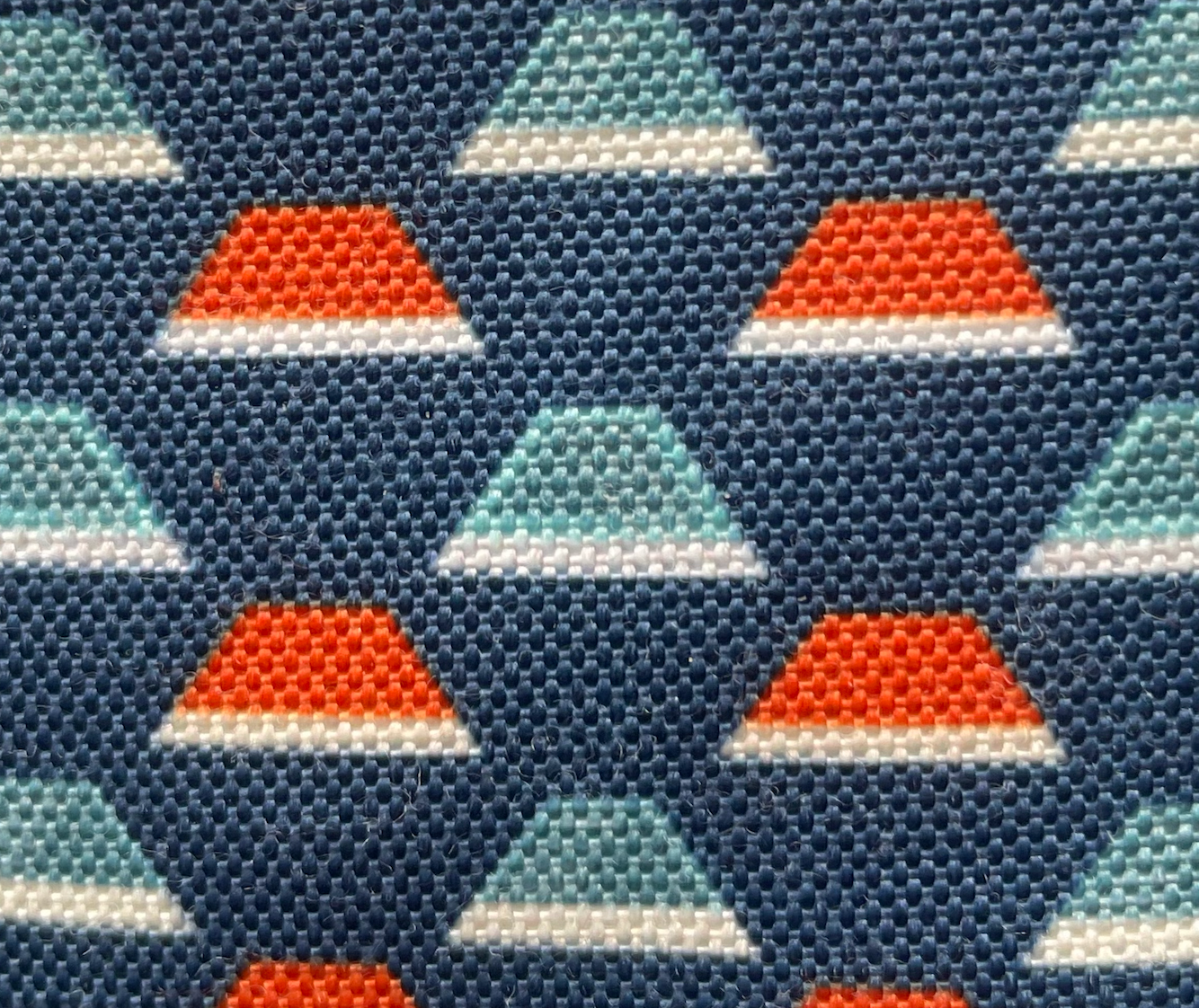 YoPoll - Il gioco interattivo che stimola il gatto