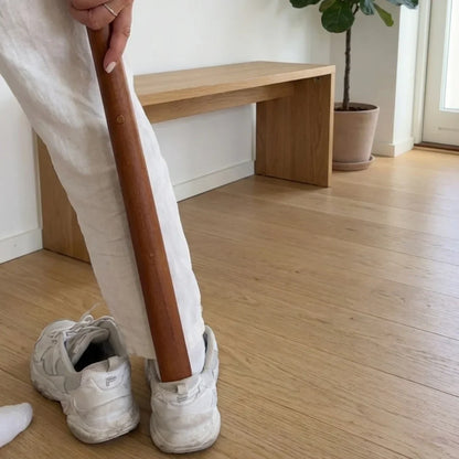Magnetischer Schuhlöffel aus Holz