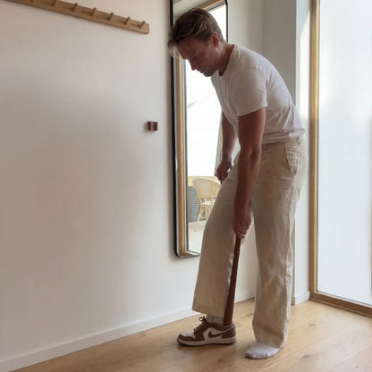 Magnetischer Schuhlöffel aus Holz