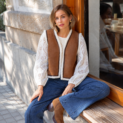 Gilet sans manches femme effet suédine doux et élégant