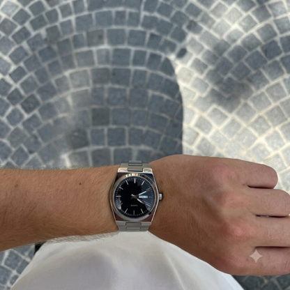 Elegante Herrenuhr aus Edelstahl