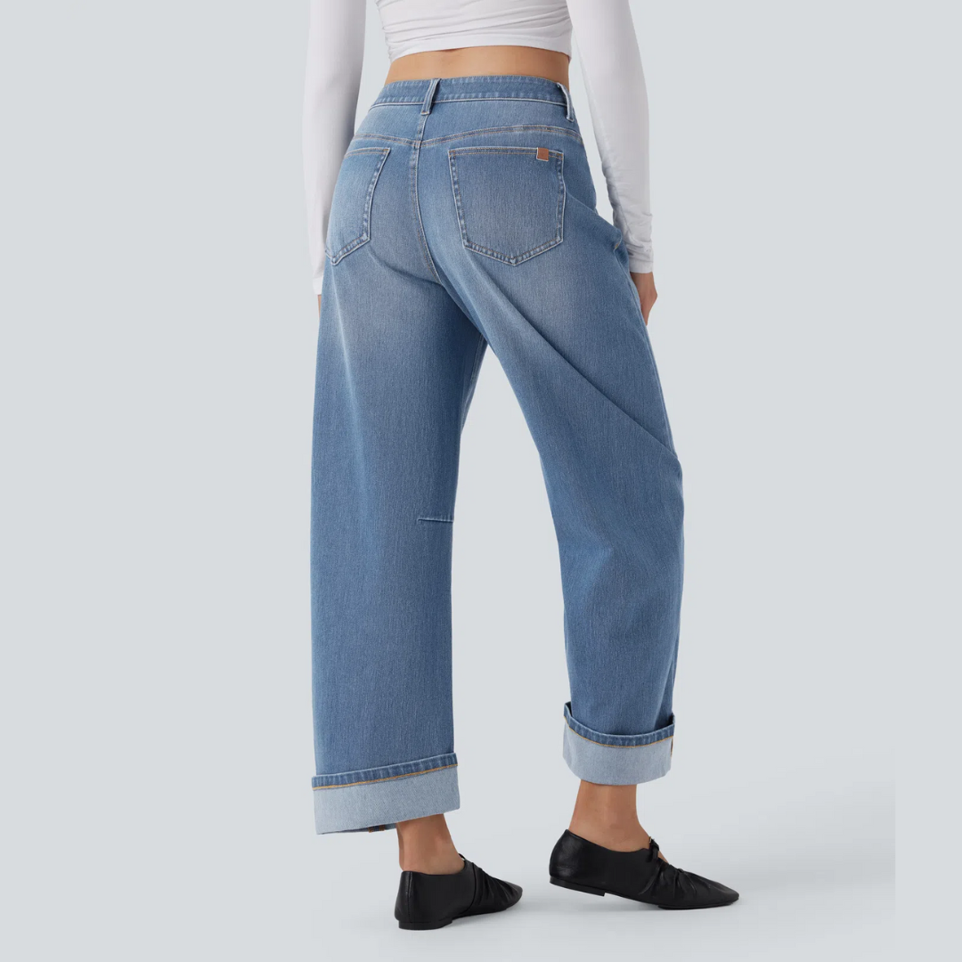 Gerade geschnittene Damenjeans mit mittlerer Leibhöhe und Verwascheneffekt