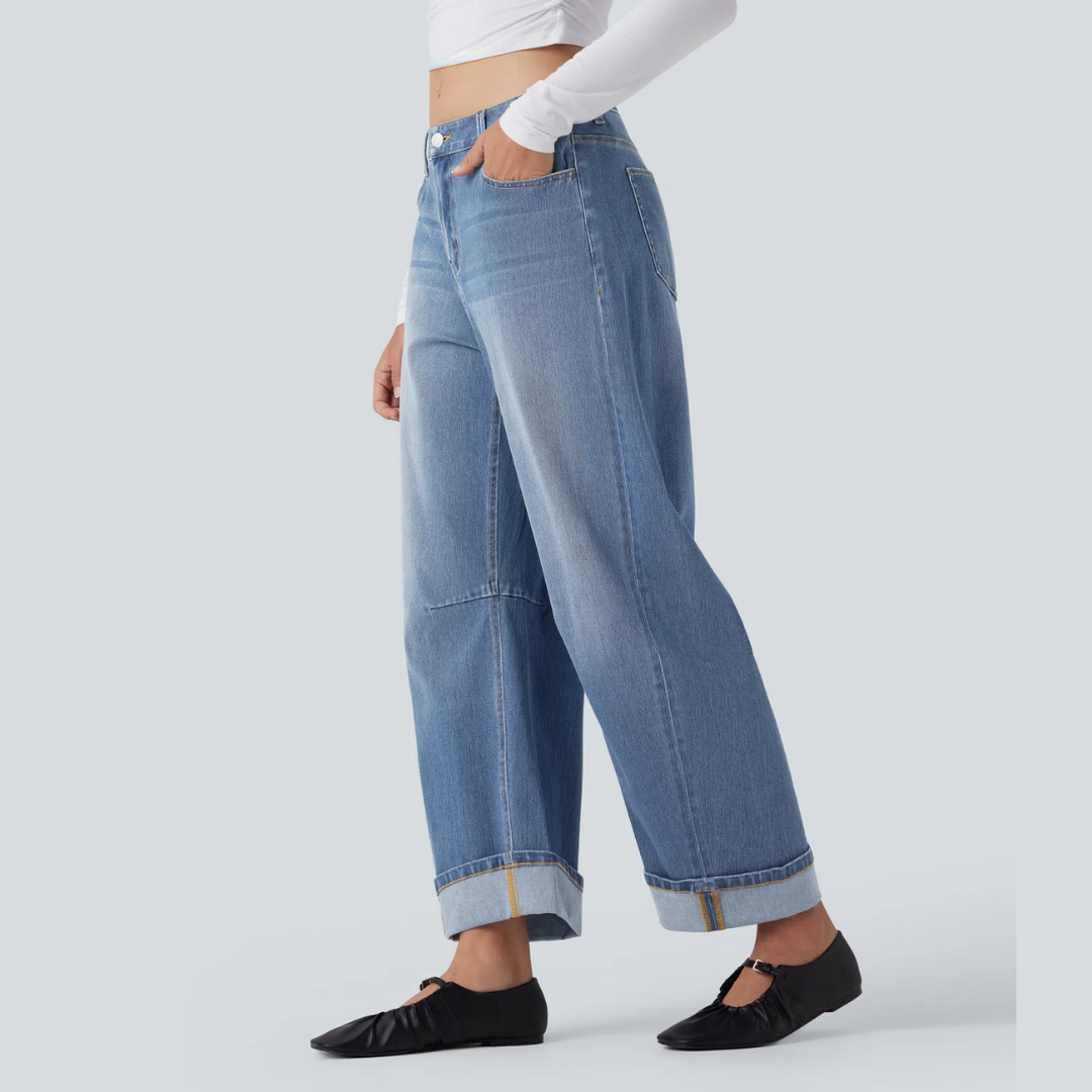 Gerade geschnittene Damenjeans mit mittlerer Leibhöhe und Verwascheneffekt