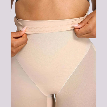 Formende Shorts für einen flachen Bauch und eine wohlgeformte Gesäßpartie
