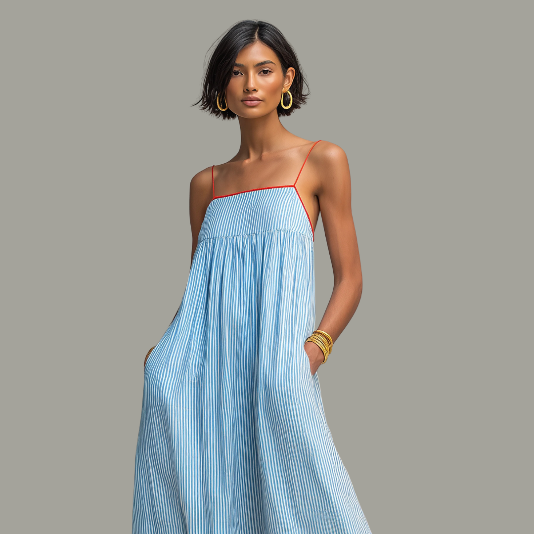 Langes, fließendes, himmelblaues Streifenkleid – leicht und sommerlich