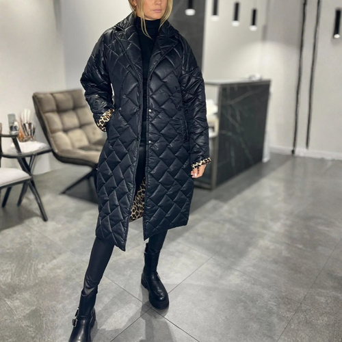 Eleganter Steppmantel mit diskretem Leoparden-Innenfutter