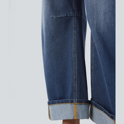 Gerade geschnittene Damenjeans mit mittlerer Leibhöhe und Verwascheneffekt