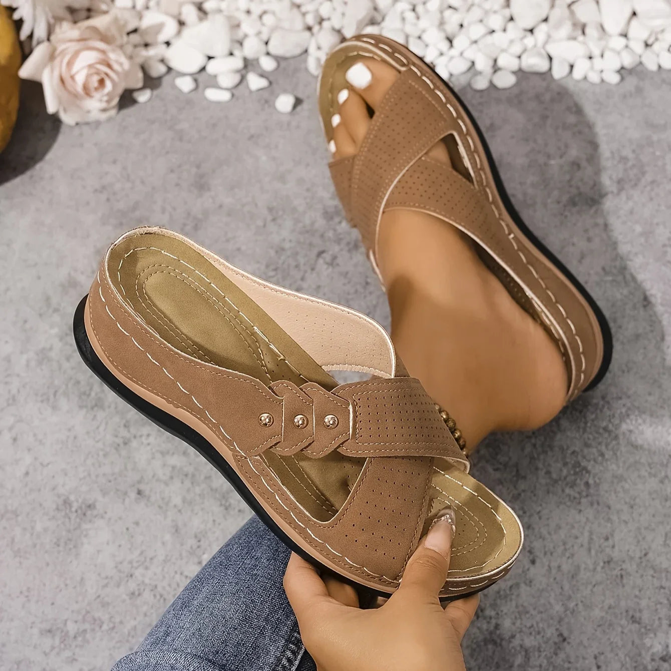 Orthopädische Damen-Sandalen mit Keilabsatz