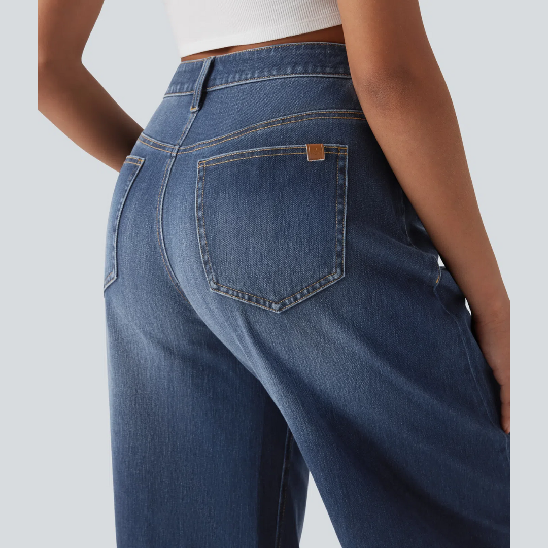 Gerade geschnittene Damenjeans mit mittlerer Leibhöhe und Verwascheneffekt