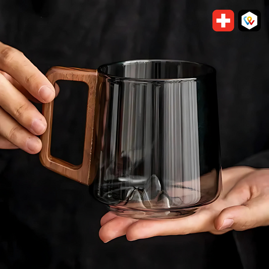 Kaffeeglas mit Holzgriff