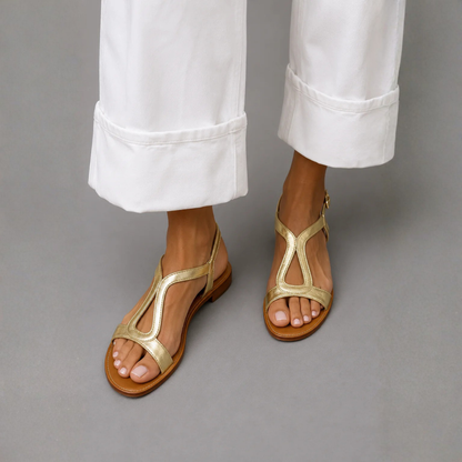 Bequeme goldene Sommersandalen für Damen