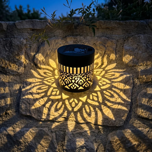 Dekorative Solarlampe für den Außenbereich mit eleganter Lichtprojektion
