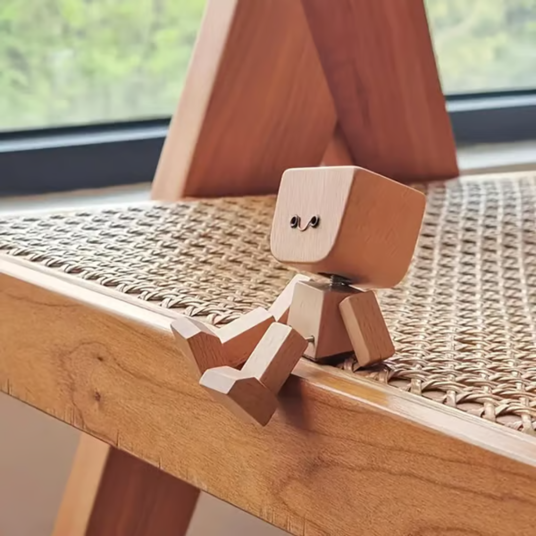 Bewegliche Holzfigur mit magnetischen Gesichtsausdrücken