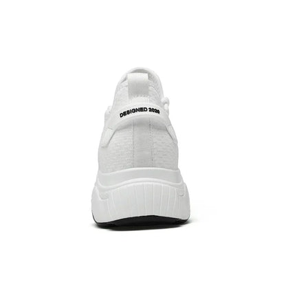 Sneaker mit dezenter Höhenverstärkung