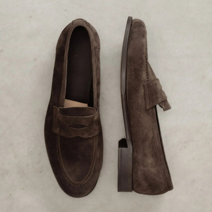 Elegante und bequeme Herren-Mokassins aus braunem Wildleder