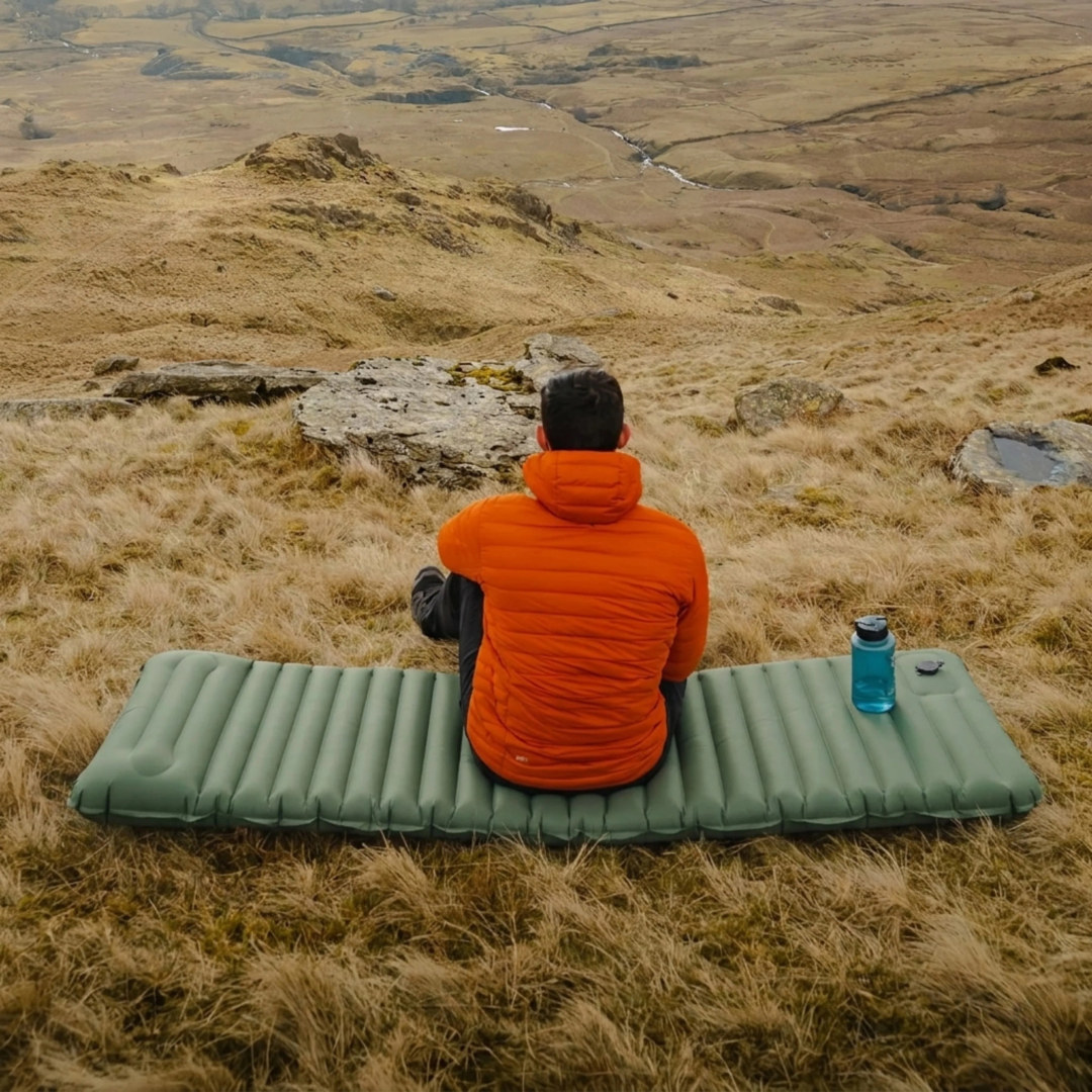 Matelas de camping gonflable compact et confortable