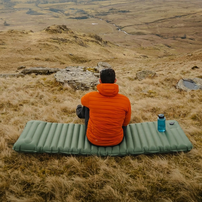 Matelas de camping gonflable compact et confortable