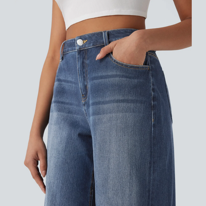 Gerade geschnittene Damenjeans mit mittlerer Leibhöhe und Verwascheneffekt