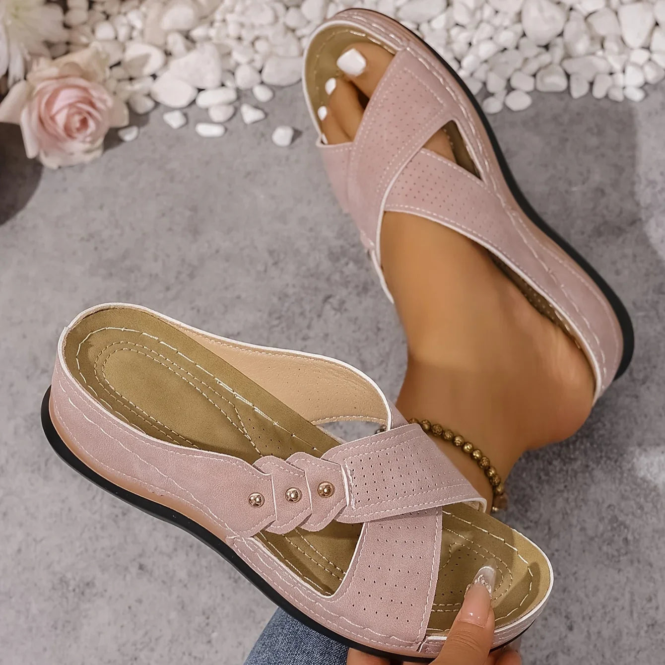 Orthopädische Damen-Sandalen mit Keilabsatz