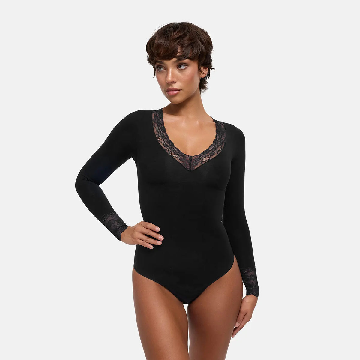 Figurformender Body aus Spitze mit V-Ausschnitt