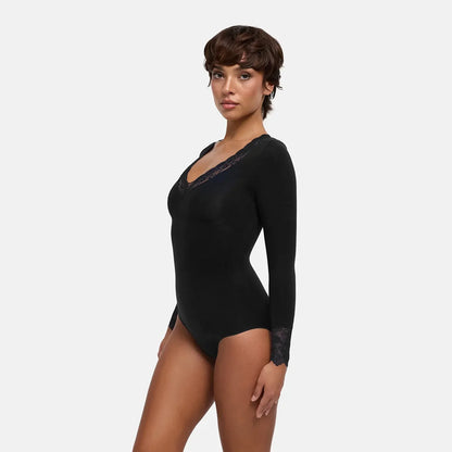 Figurformender Body aus Spitze mit V-Ausschnitt