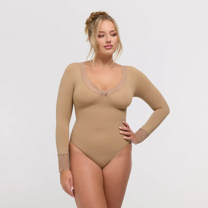 Figurformender Body aus Spitze mit V-Ausschnitt