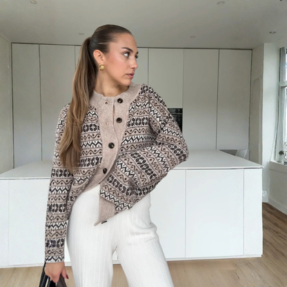 Gemusterter Winter-Cardigan