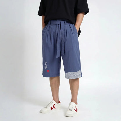 Lässige, weit geschnittene Bermudashorts im japanischen Stil
