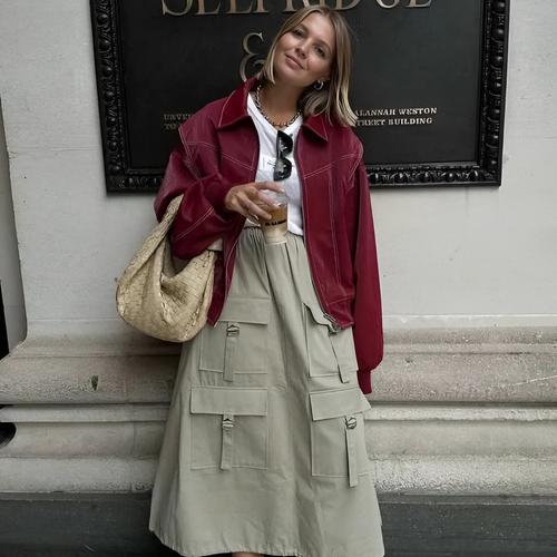 Kurze Bomberjacke in Bordeauxrot – Wildlederoptik