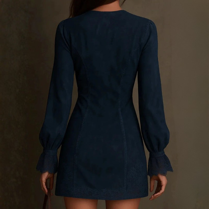 Kurzes Kleid aus Wildlederimitat mit Spitze