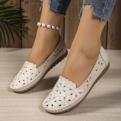 Orthopädische Ballerinas mit Lochmuster