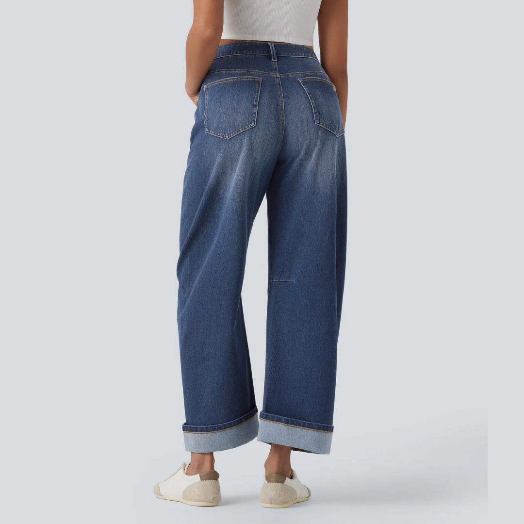 Gerade geschnittene Damenjeans mit mittlerer Leibhöhe und Verwascheneffekt